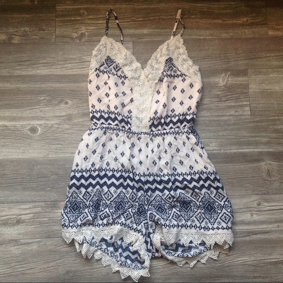 SOLD✨LF Solemio Mandala Lace Cross-Back Romper - Picture 3 of 4